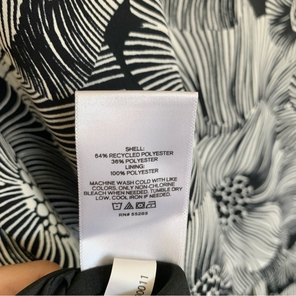 EXPRESS Black White Monochrome Floral Print Wrap Front Maxi Dress - Picture 13 of 14